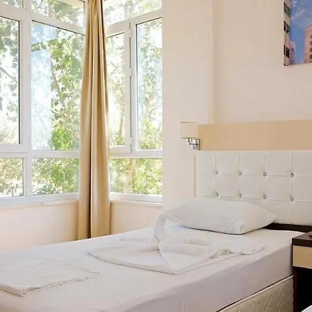 Side Suite Hotel 2* סייד